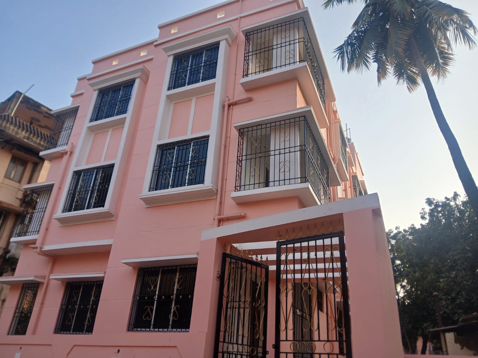 Tirupati Appartment (Parui Pacca Road)